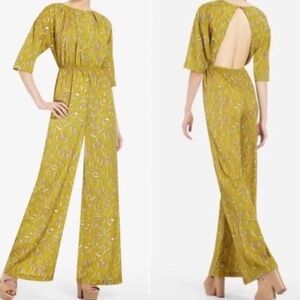 BCBGMaxAzria Green Jumpsuit with Elegant Wide-Leg Design